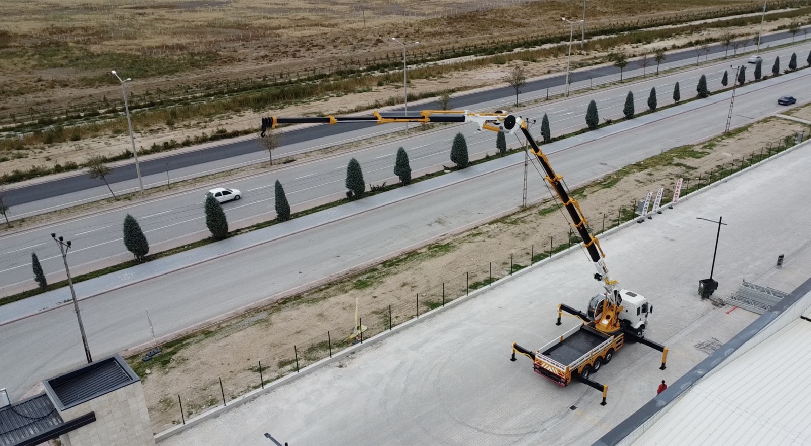 Yol üzerinde bom açılımı